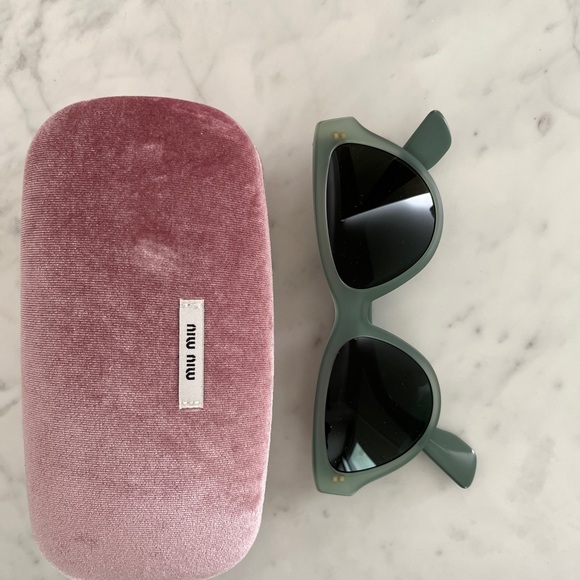 Miu Miu Green Cateye Sunglasses Glasses Frames Eyeglasses Italy Pink Velvet Case - Picture 4 of 12